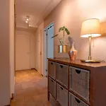 דירה Nordic Gem Near Railway Station, Free Parking And Wifi רובניימי