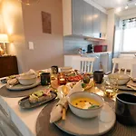 Nordic Gem Near Railway Station, Free Parking And Wifi * רובניימי