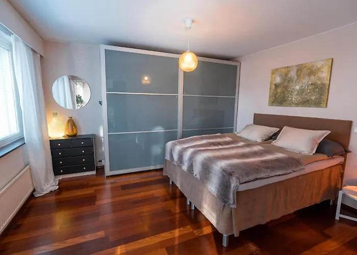 Nordic Gem Near Railway Station, Free Parking And Wifi Апартаменты