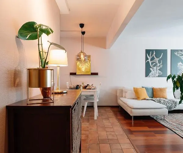 Апартаменты Nordic Gem Near Railway Station, Free Parking And Wifi *