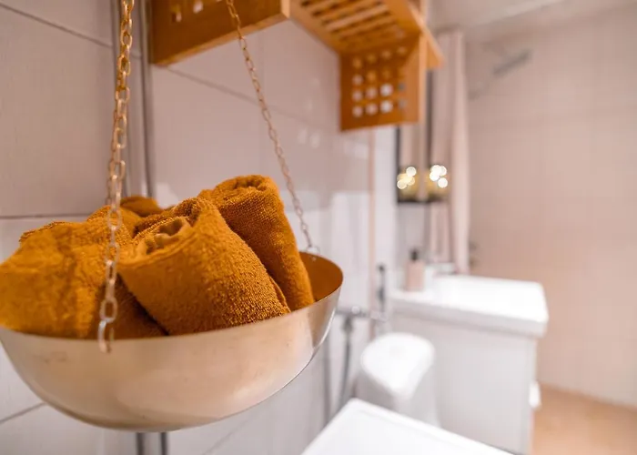 Апартаменты Nordic Gem Near Railway Station, Free Parking And Wifi