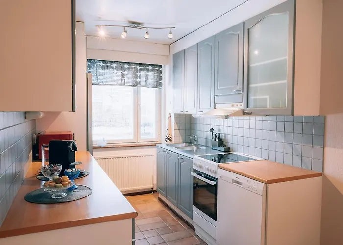 Апартаменты Nordic Gem Near Railway Station, Free Parking And Wifi *